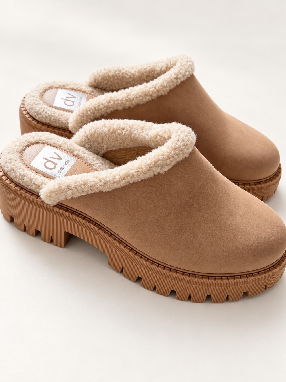 DV by Dolce Vita Tan Faux-Shearling Clog Mules size 9.5